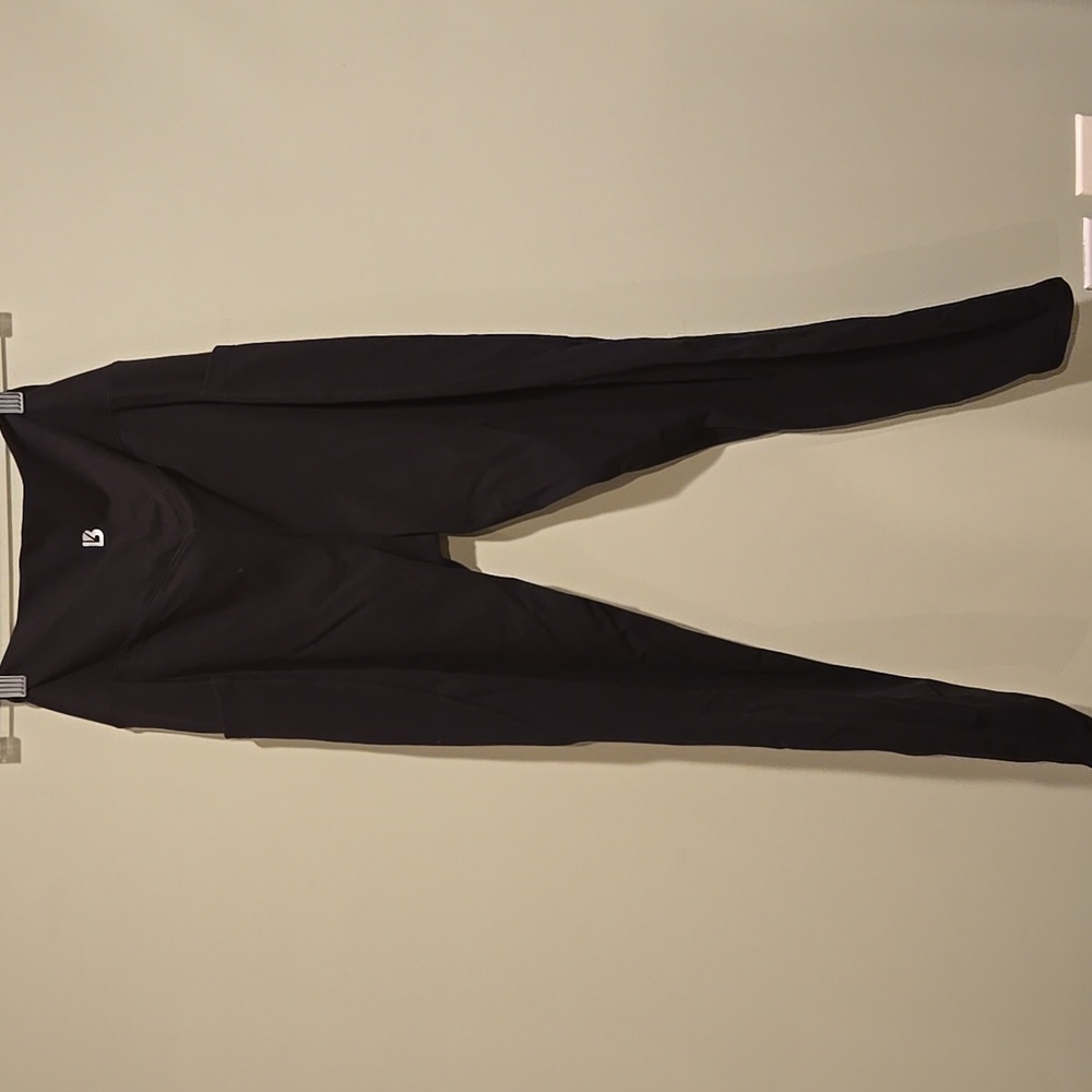 BuffBunny Collection Black Cropped 26” High Waist Leggings Size Large Pockets - Picture 6 of 7